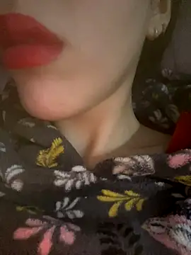 Mimisixo online show from November 24, 2025, 6:07 pm