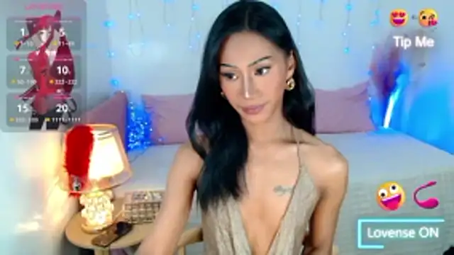 sassylatina online show from December 3, 2025, 3:43 pm