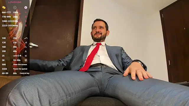 Snapshot of KarlBoss1 chatting on September 23, 2025, 10:35 pm KarlBoss1 online show from September 23, 2025, 10:35 pm