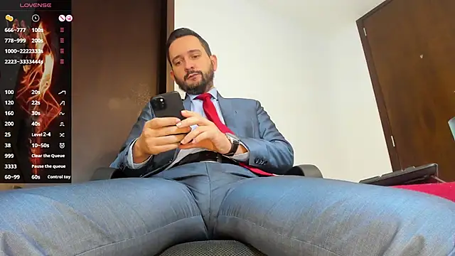 Snapshot of KarlBoss1 chatting on October 25, 2025, 1:29 pm KarlBoss1 online show from October 25, 2025, 1:29 pm