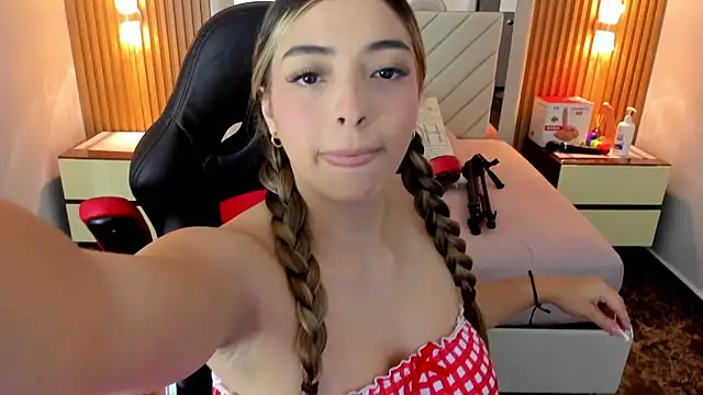 KYLIE JONES6 online show from September 11, 2025, 2:55 am