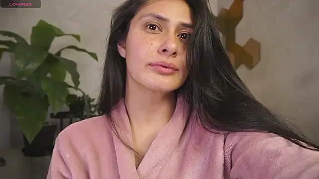 Snapshot of saritass_ chatting on March 8, 2026, 2:37 am saritass online show from March 8, 2026, 2:37 am