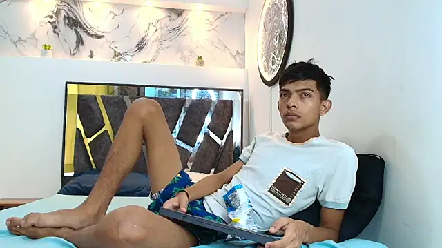 PRETTY SEX1 online show from September 28, 2025, 3:17 pm