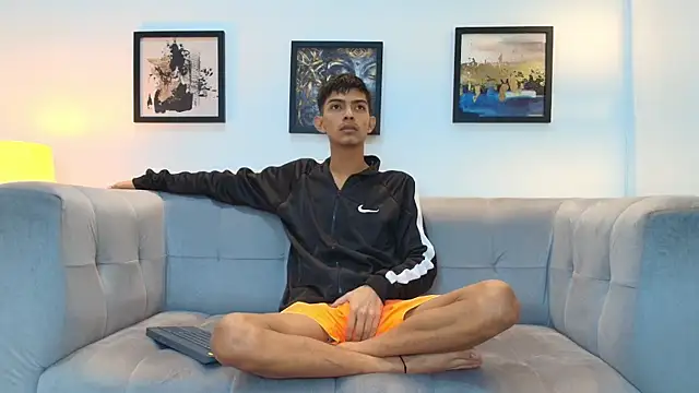 PRETTY SEX1 online show from January 7, 2026, 1:24 pm