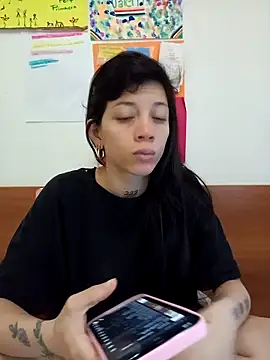 Paula Alameda online show from October 24, 2025, 2:02 pm