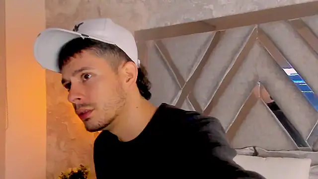 nils saint online show from November 18, 2025, 4:39 am