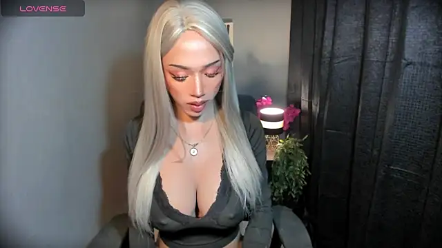 AiraCumSlut online show from April 4, 2026, 5:54 pm