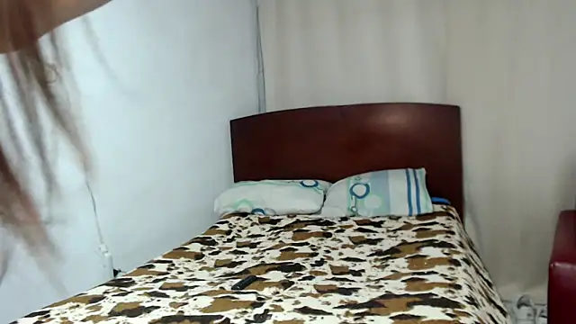 Snapshot of sex_anal_room chatting on October 18, 2025, 1:19 am sex anal room online show from October 18, 2025, 1:19 am