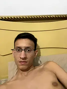 safadezanunes2 online show from November 4, 2025, 8:08 pm