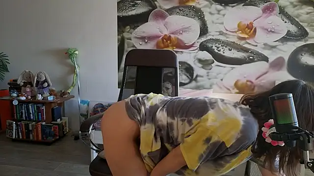 jenny  cutey online show from February 18, 2026, 4:19 am