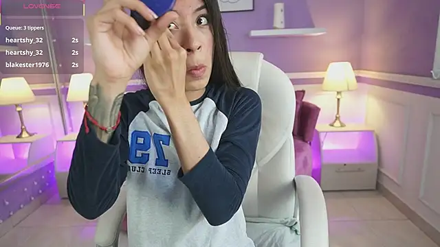 Snapshot of NicoleCrawft chatting on October 6, 2025, 7:33 pm NicoleCrawft online show from October 6, 2025, 7:33 pm