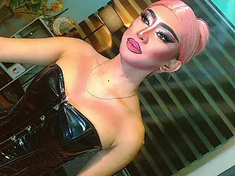 Snapshot of Queen_yasii_88 chatting on July 15, 2026, 1:38 pm Queen yasii 88 online show from July 15, 2026, 1:38 pm
