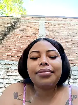 Snapshot of Naomi-Summer chatting on November 13, 2025, 1:43 pm Naomi-Summer online show from November 13, 2025, 1:43 pm