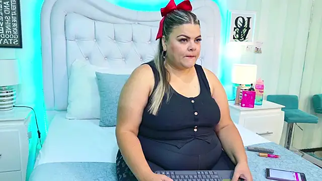 KiimBrooks online show from October 10, 2025, 11:09 am