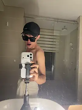 boyhigh1997 online show from April 6, 2026, 9:49 pm