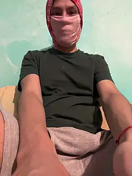 Snapshot of Skinny_Longhair chatting on April 14, 2026, 1:00 am Skinny Longhair online show from April 14, 2026, 1:00 am