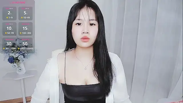 -Rose-Lucky- online show from November 3, 2025, 1:19 am