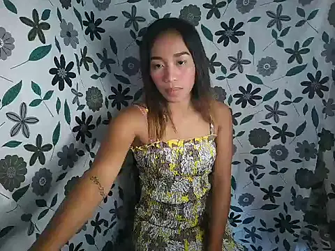 Snapshot of Virgen_christine01 chatting on November 1, 2025, 6:48 am Virgen christine01 online show from November 1, 2025, 6:48 am