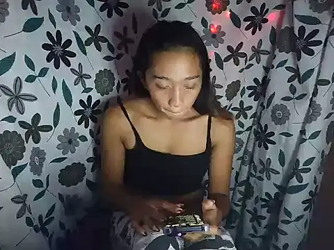 Snapshot of Virgen_christine01 chatting on November 17, 2025, 6:14 pm Virgen christine01 online show from November 17, 2025, 6:14 pm