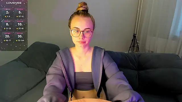 Snapshot of MewStella chatting on October 2, 2025, 9:38 am MewStella online show from October 2, 2025, 9:38 am