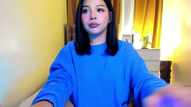 LauraLoove online show from December 3, 2025, 5:00 pm