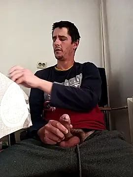 hugecock4u1990 online show from May 2, 2026, 6:51 am