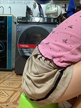 Snapshot of Mei-Mei89 chatting on September 10, 2025, 11:27 pm Mei-Mei89 online show from September 10, 2025, 11:27 pm