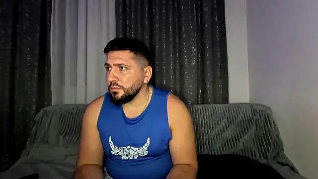 Gold Alpha Boy online show from November 5, 2025, 9:04 pm