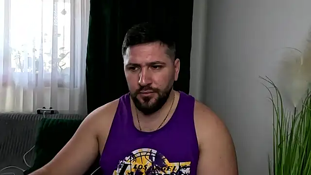 Gold Alpha Boy online show from April 4, 2026, 12:46 pm