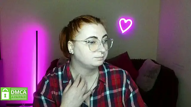 Alicia love00 online show from November 10, 2025, 12:26 pm