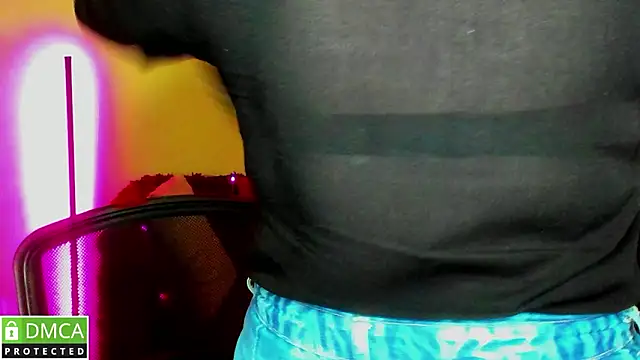 Snapshot of Alicia_love00 chatting on March 9, 2026, 6:28 am Alicia love00 online show from March 9, 2026, 6:28 am