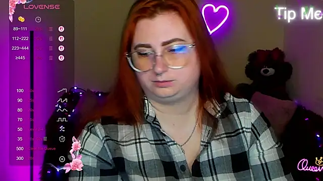 Snapshot of Alicia_love00 chatting on April 2, 2026, 5:27 am Alicia love00 online show from April 2, 2026, 5:27 am