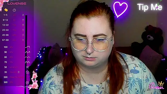 Snapshot of Alicia_love00 chatting on April 3, 2026, 5:27 am Alicia love00 online show from April 3, 2026, 5:27 am