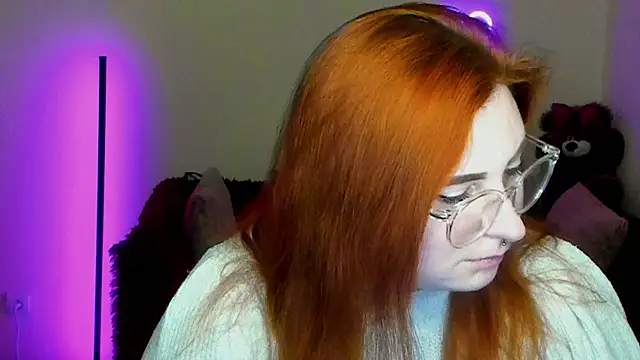 Snapshot of Alicia_love00 chatting on April 8, 2026, 5:29 am Alicia love00 online show from April 8, 2026, 5:29 am