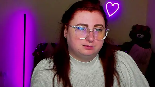 Snapshot of Alicia_love00 chatting on April 10, 2026, 5:23 am Alicia love00 online show from April 10, 2026, 5:23 am