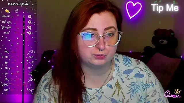 Snapshot of Alicia_love00 chatting on April 16, 2026, 11:22 am Alicia love00 online show from April 16, 2026, 11:22 am