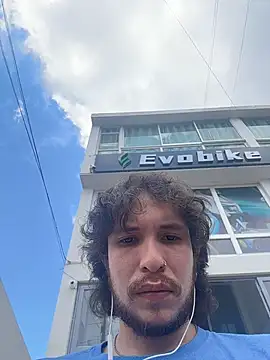 Luxx 14 online show from March 19, 2026, 4:55 pm