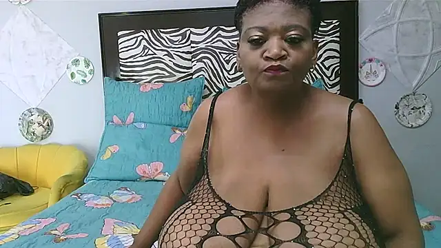 BUSTYKAYXX03 online show from May 7, 2026, 3:28 pm