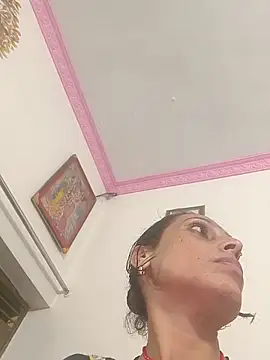 Snapshot of ISHANI-SINGH chatting on December 3, 2025, 5:00 pm ISHANI-SINGH online show from December 3, 2025, 5:00 pm