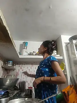 ISHANI-SINGH online show from June 24, 2026, 1:43 pm