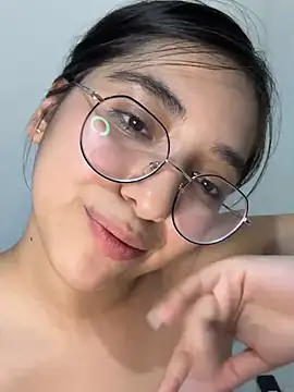 Snapshot of Milly_Sweet14 chatting on March 8, 2026, 2:15 am Milly Sweet14 online show from March 8, 2026, 2:15 am