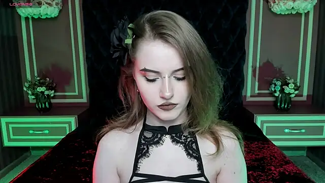 EllieMori online show from April 19, 2026, 5:56 pm