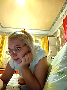Snapshot of VikaKing chatting on July 11, 2026, 6:10 pm VikaKing online show from July 11, 2026, 6:10 pm