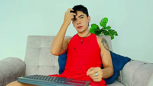 CamiiGuzmanX online show from September 26, 2025, 8:35 pm