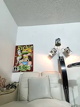 Thomasjons  online show from February 17, 2026, 3:36 am