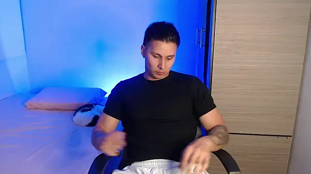 valentinosex1 online show from February 10, 2026, 10:58 pm