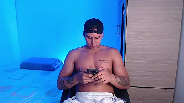 valentinosex1 online show from July 5, 2026, 11:01 pm