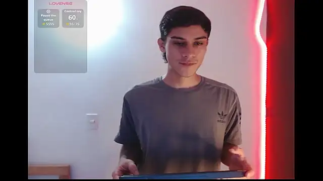 Snapshot of axel_davis_ chatting on October 17, 2025, 5:32 am axel davis  online show from October 17, 2025, 5:32 am