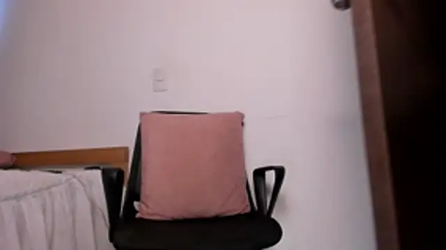 Snapshot of axel_davis_ chatting on November 3, 2025, 8:32 pm axel davis  online show from November 3, 2025, 8:32 pm