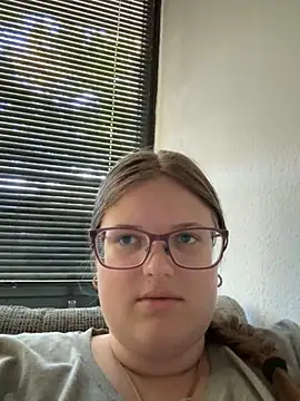 CurvyPaar2 online show from September 28, 2025, 8:42 am